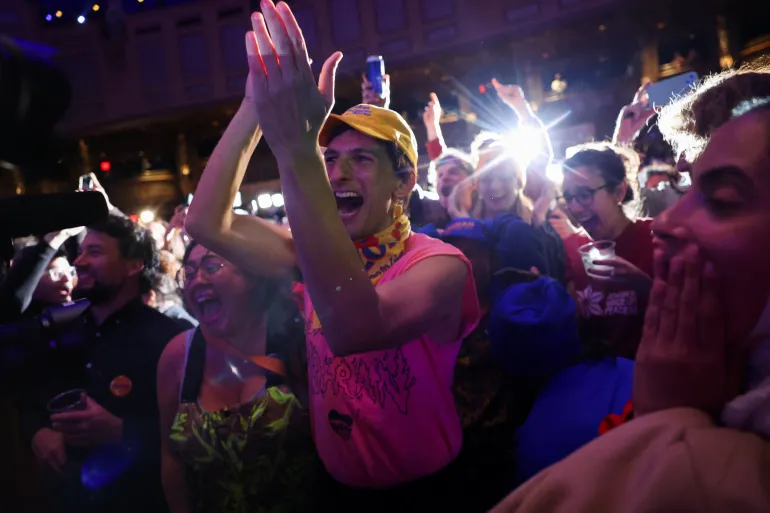 Newyorkers celebrating the victory of Zohran Mamdani